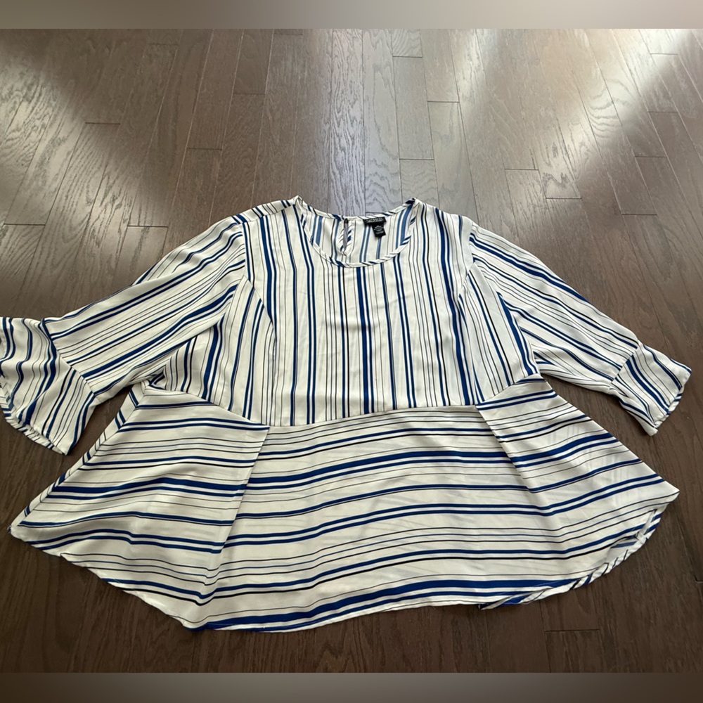 Catherines Black Label Sz 4X Shirts & Blouses white blue breathable casual